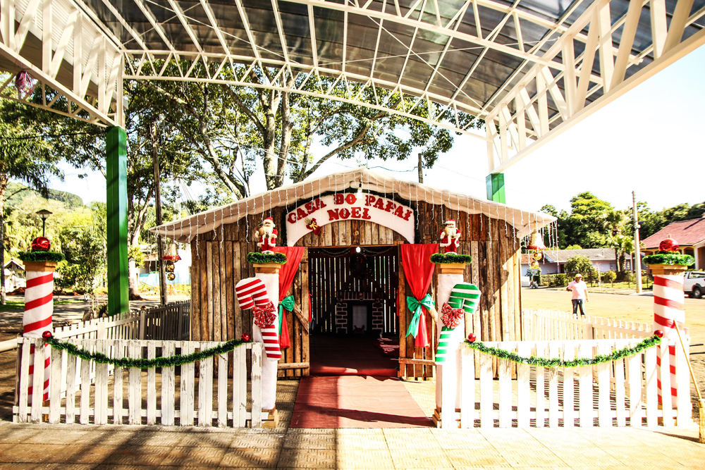 Casa do Papai Noel, em  Severiano de Almeida   |  Fotos: Edson Castro