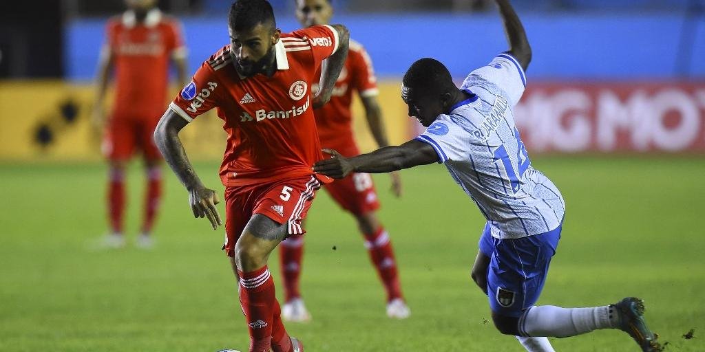 Wesley Moraes é apresentado como novo camisa 9 do Internacional e