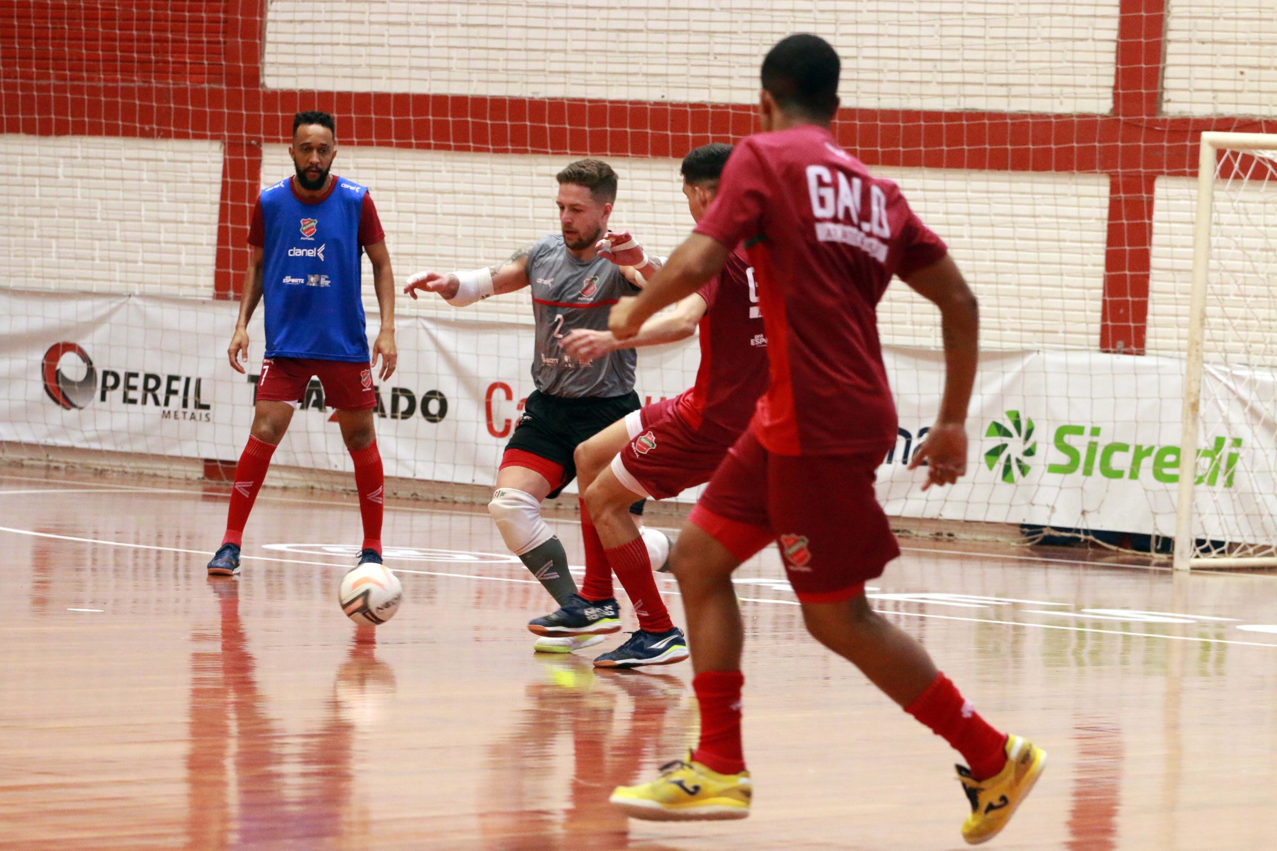 Atlântico Futsal vira nos últimos segundos e conquista a LNF pela primeira  vez, Rádio Studio 87.7 FM